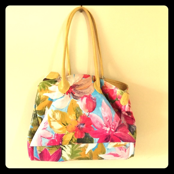 Maurizio Taiuti genuine leather.