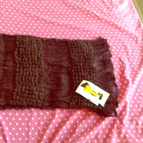 Ruffled scarf
