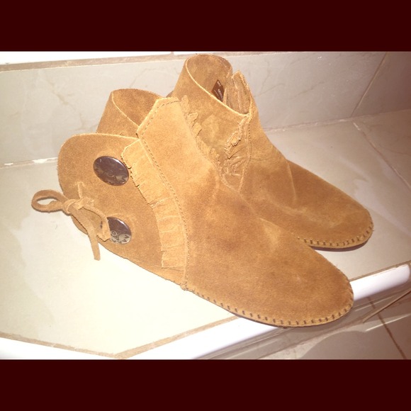 Minnetonka Moccasin Booties Worn Once - Picture 1 of 4