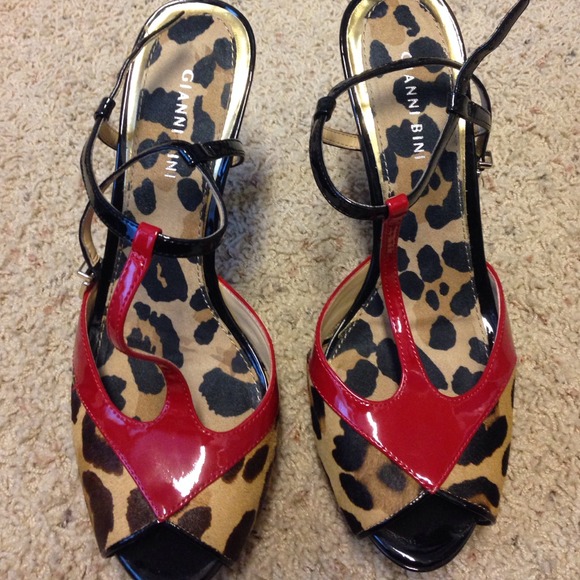 Leopard heels.