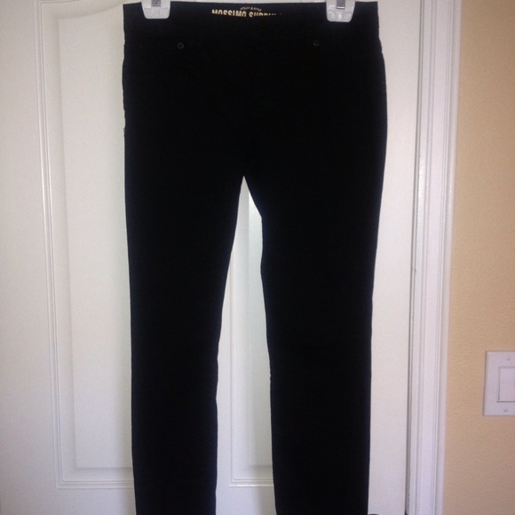 Black skinny jeans