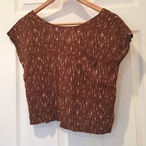 Button drop back top