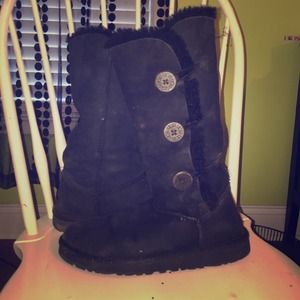 Black tall uggs with buttons down the side size 10