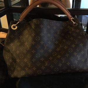 Louise Vuitton artsy