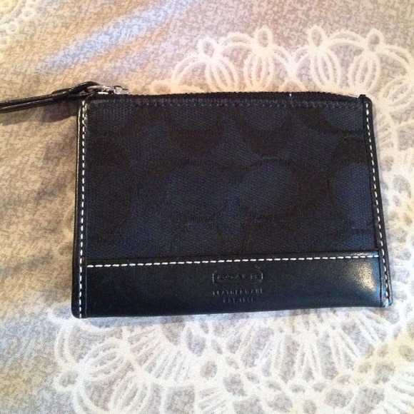 REDUCED!! 🎉🎉🎉Coach coin purse