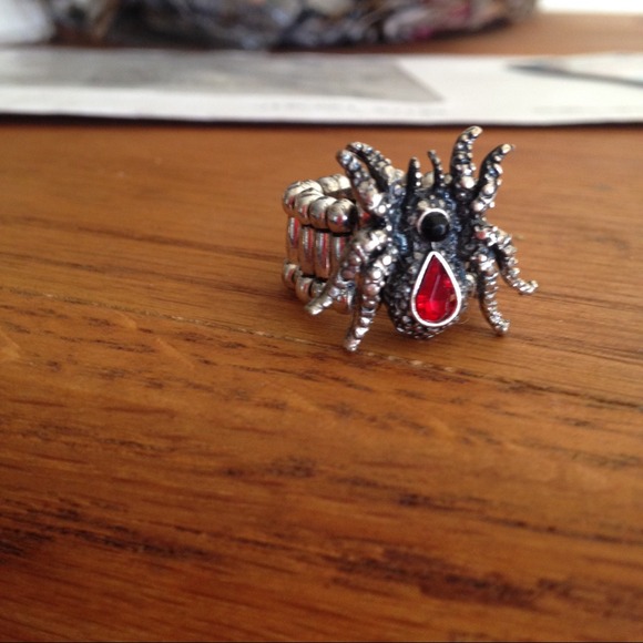 A spider stretch ring. - Picture 1 of 3