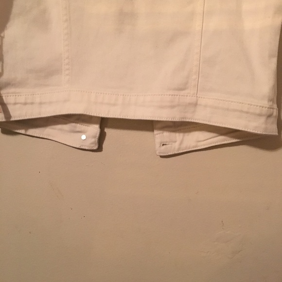 Medium white vest from forever 21 - Picture 4 of 4