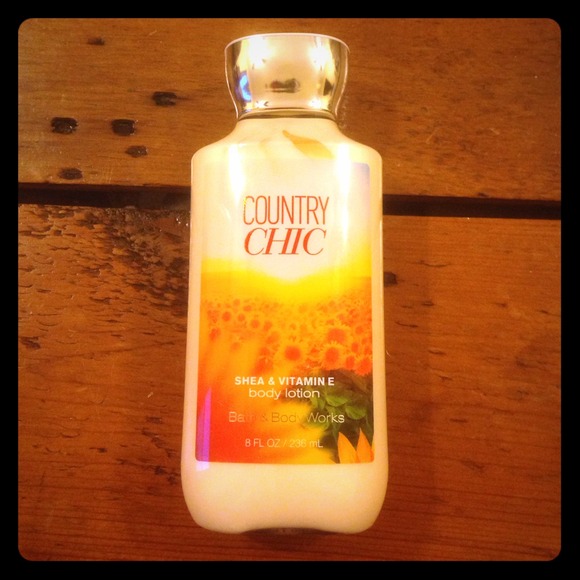 Bath & Body Works Country Chic Body Lotion!🌻