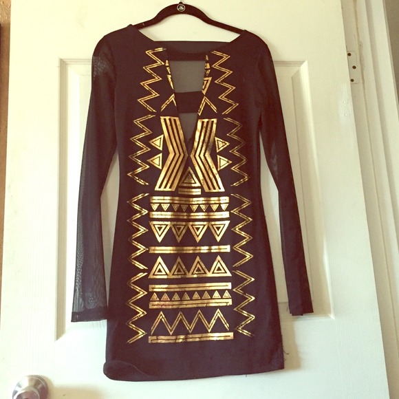 BLACK LOW CUT DRESS. Shear sleeves