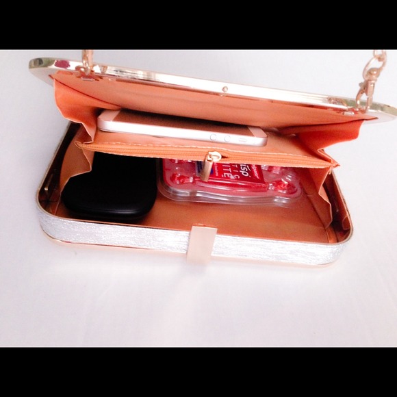 ๐Host Pick๐Luxe Clutch/Messenger Bag - Picture 2 of 4