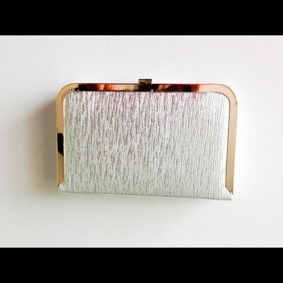 ๐Host Pick๐Luxe Clutch/Messenger Bag - Picture 3 of 4