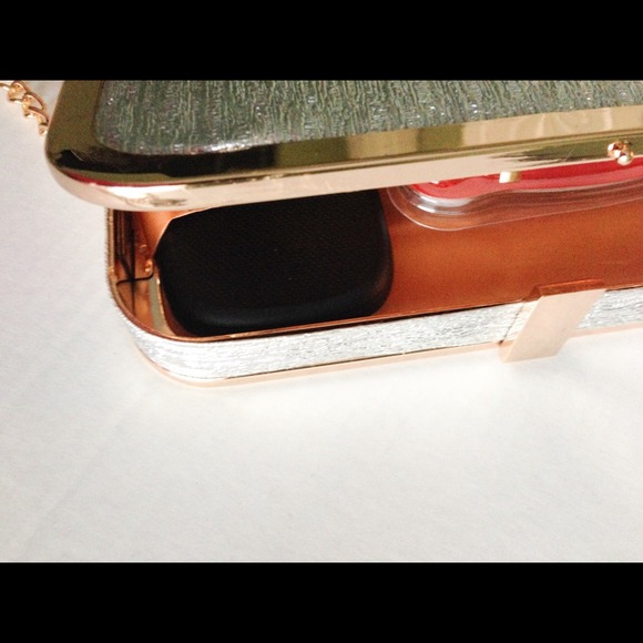 ๐Host Pick๐Luxe Clutch/Messenger Bag - Picture 4 of 4