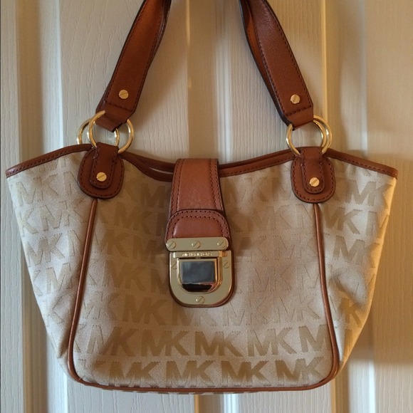 Michael kors tote