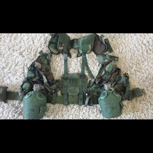 Military Vest, tactical load bearing (enhanced)