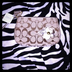 New with  tags Coach wristlet authentic