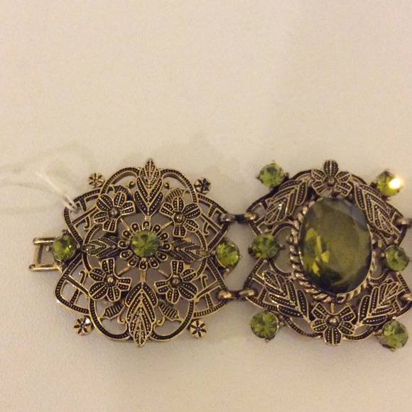 Vintage look bracelet with green stones - Picture 3 of 3