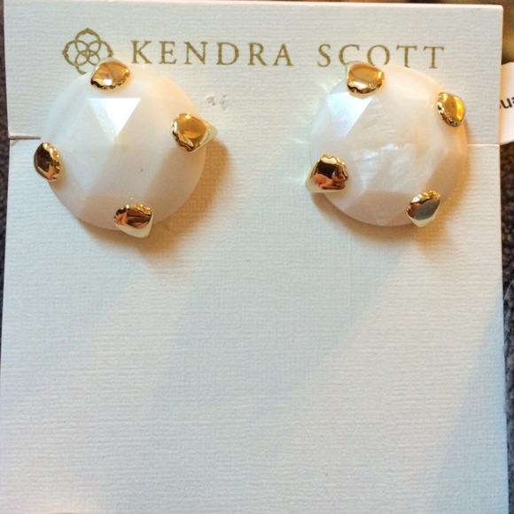 Kendra Scott mother of pearl stud