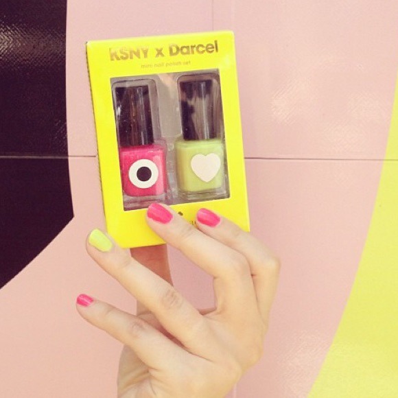 RARE Kate spade x Darcel nail polishes set