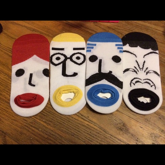 Accessories - Awesome footy face socks 😆