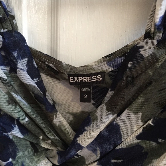 Express sexy top - Picture 2 of 3