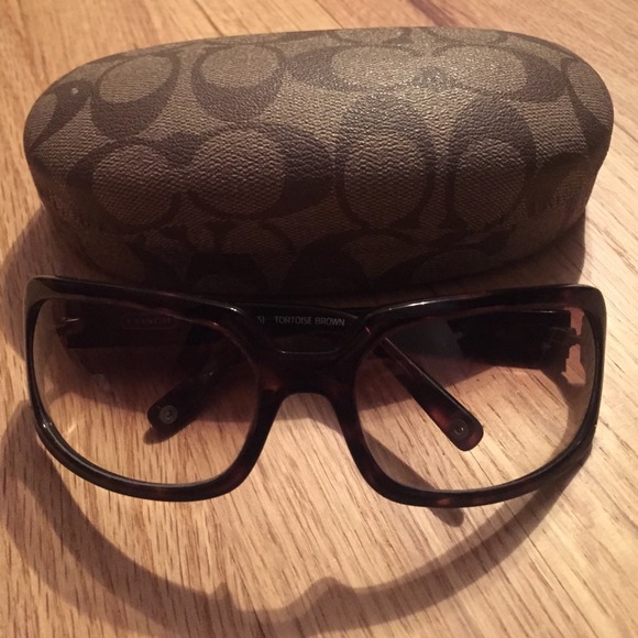 Coach "Samantha" tortoise brown sunglasses w/case