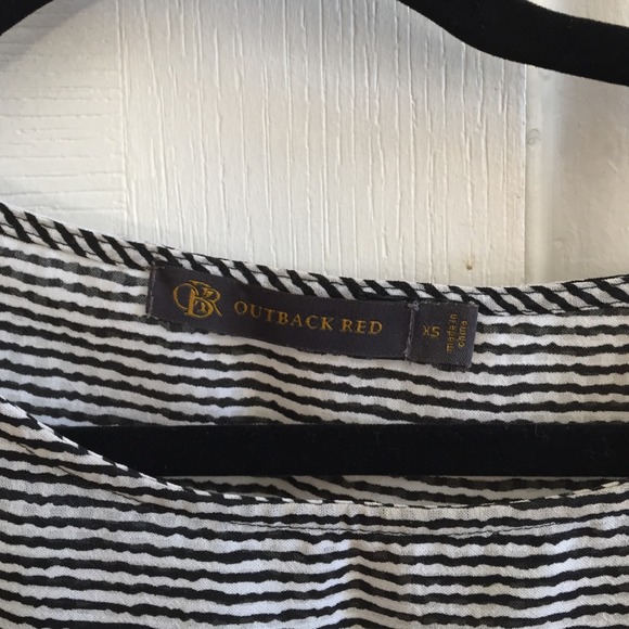 Black and white top - Picture 2 of 3