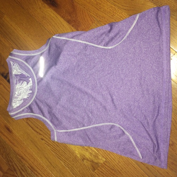 Athletic shirt