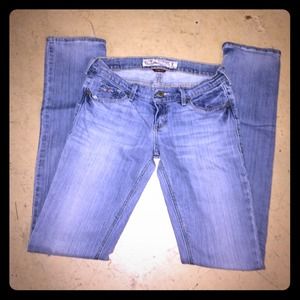 Light wash Hollister skinny jeans
