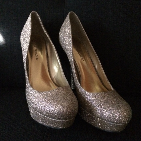 🎉HP 12/29, 1/2, 1/5, 1/25🎉 glitter heels - Picture 2 of 4