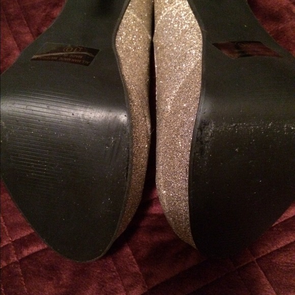 🎉HP 12/29, 1/2, 1/5, 1/25🎉 glitter heels - Picture 4 of 4