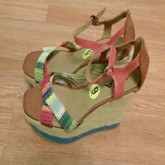 Shoes - Picture 2 of 3