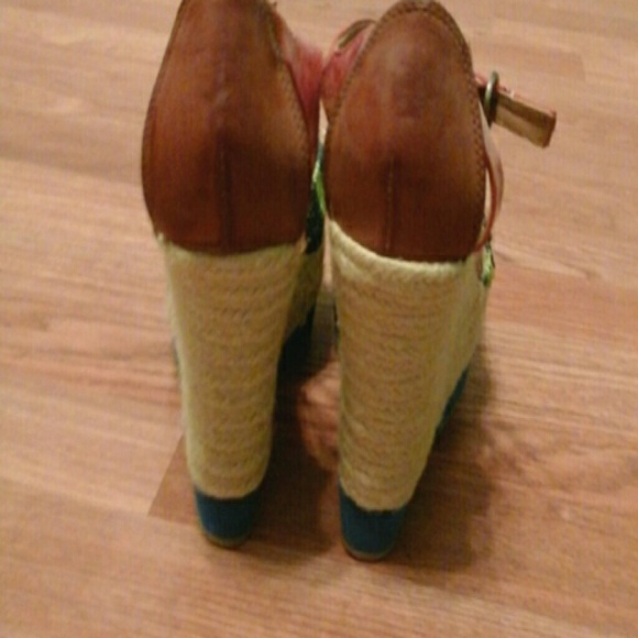 Shoes - Picture 3 of 3