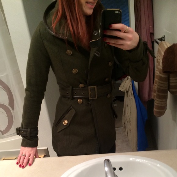 Peacoat - Picture 2 of 3