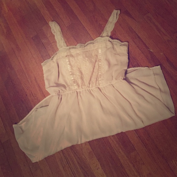 Vintage looking dress.