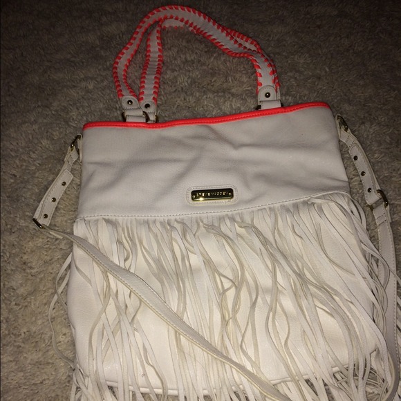 White fringe bag. With orange trim
