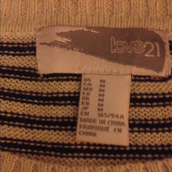 Forever21 Sweater - Picture 2 of 2