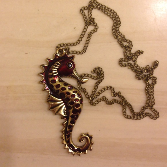 New w/o tags sea horse necklace!