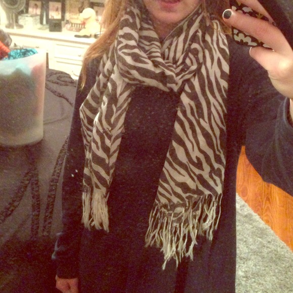 Zebra fringe scarf