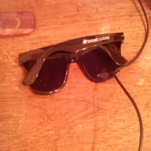 Sunglasses - Picture 2 of 4