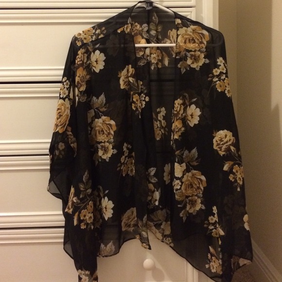 Forever 21 Floral Kimono