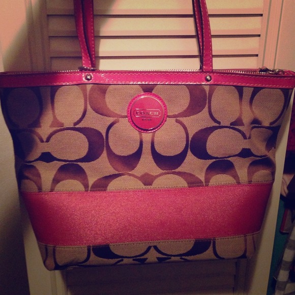 Coach purse!! - Picture 1 of 4