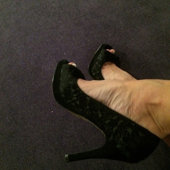 Black suede hale bob peep toe pumps - Picture 2 of 4