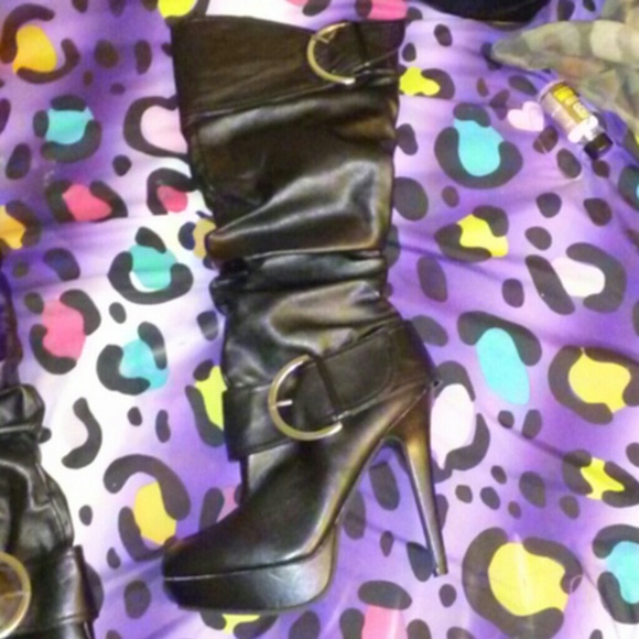 Knee boots - Picture 2 of 4