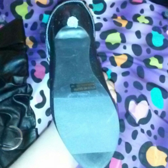 Knee boots - Picture 3 of 4