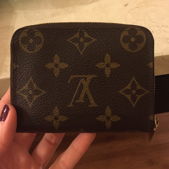 Louis Vuitton zippy coin purse