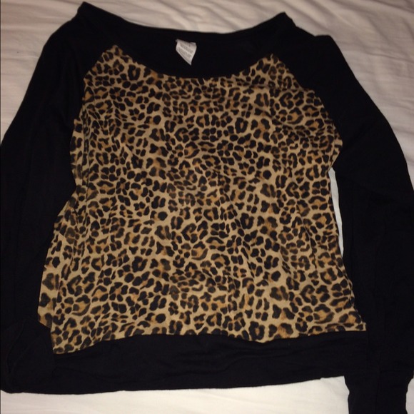 Vs Cheetah Long Sleeve Tee