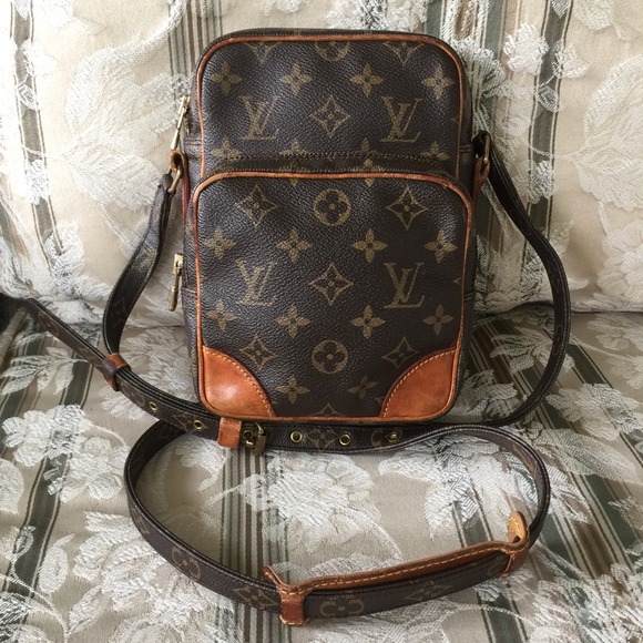 Louis Vuitton Amazon monogram crossbody messenger - Picture 2 of 4