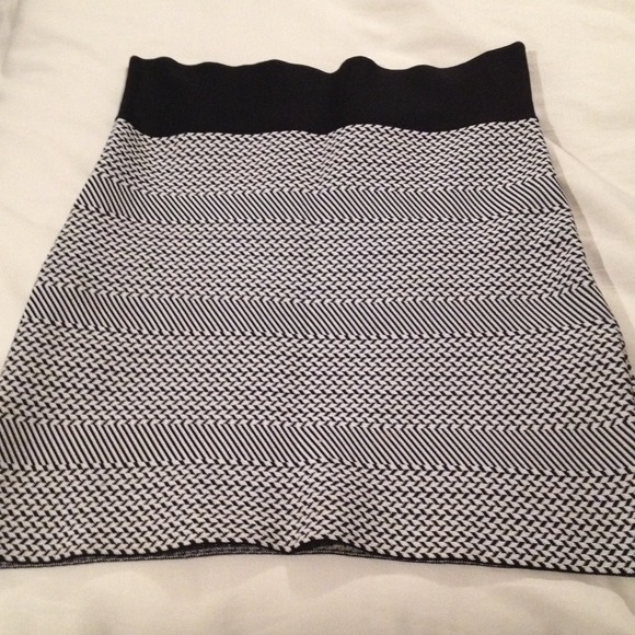 BCBG MAXAZRIA skirt