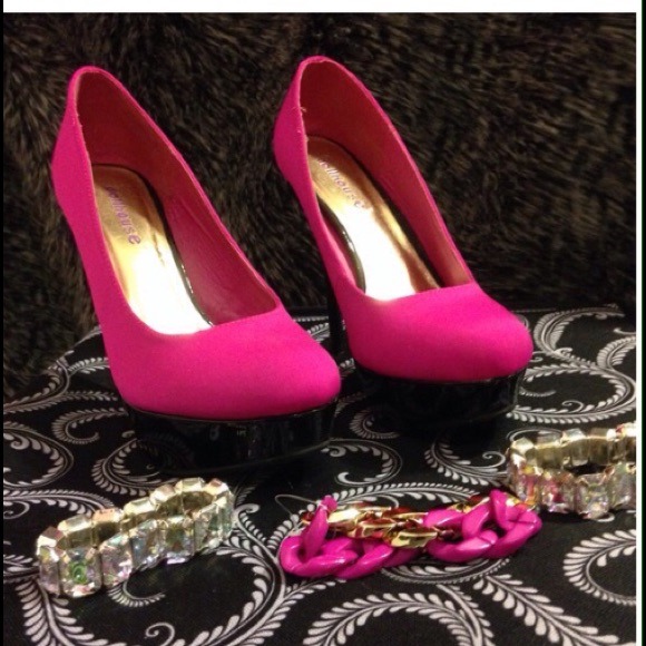 Hot date night pumps.   SALE - Picture 3 of 3