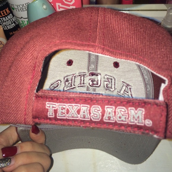 Aggies hat 😊❤️ - Picture 3 of 4